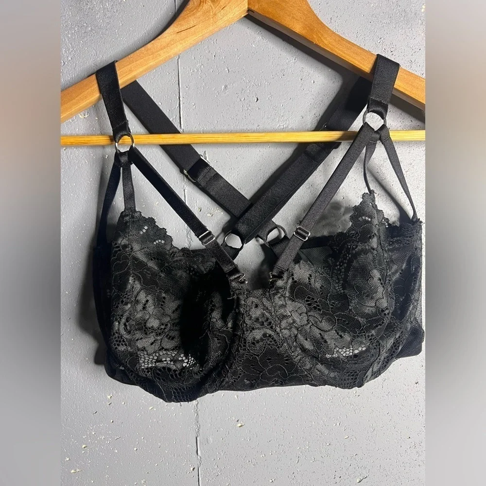 Lonely Lulu Underwire Bra Black. Size 38 D